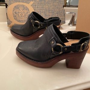 BORN Shoes   Size 7 M   black